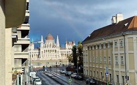 Parliament View Apartment